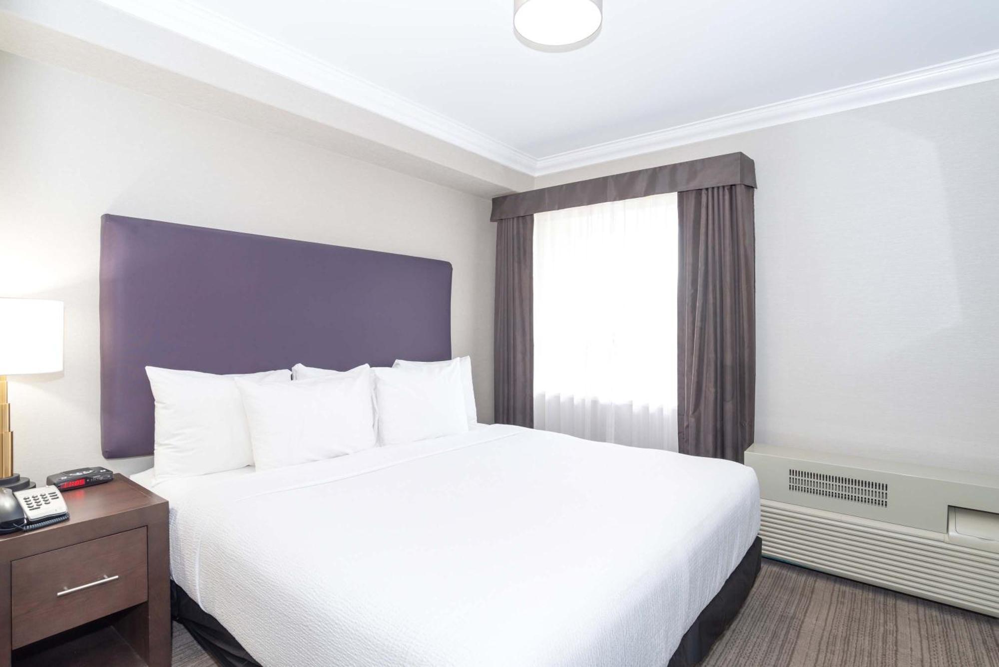 Sandman Hotel And Suites Abbotsford Exterior foto