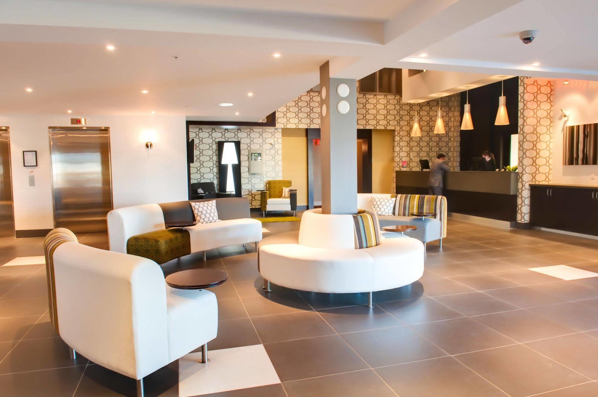 Sandman Hotel And Suites Abbotsford Exterior foto