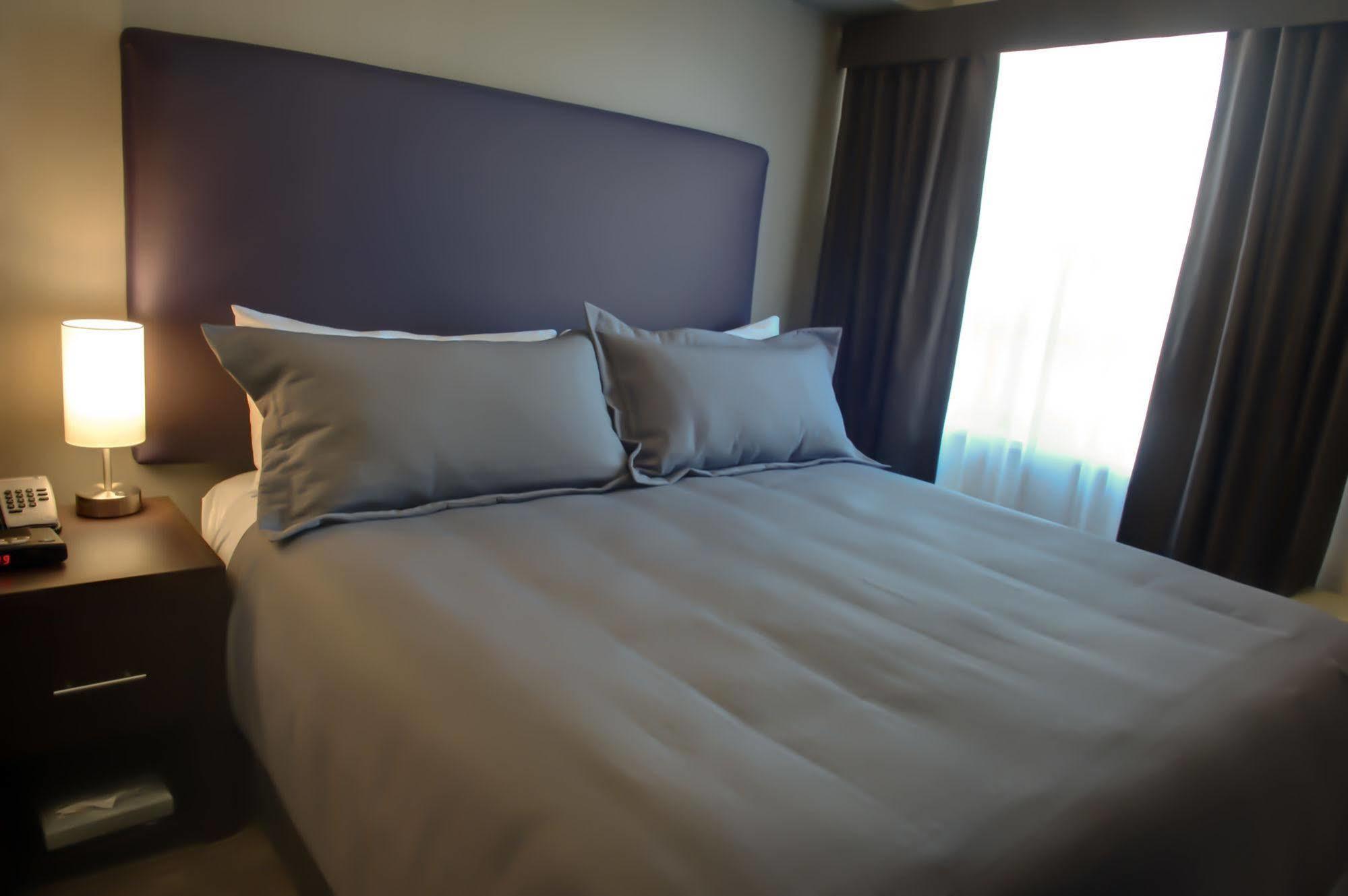 Sandman Hotel And Suites Abbotsford Exterior foto